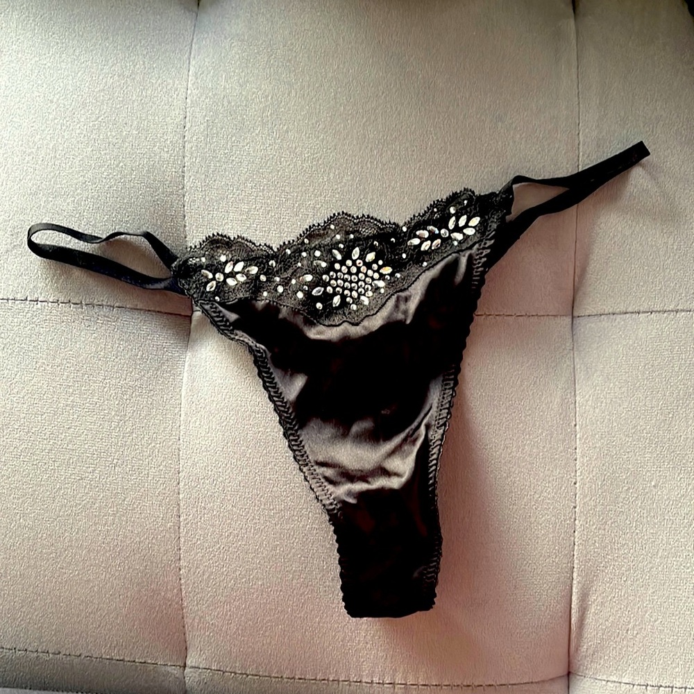 VS very sexy satin thong